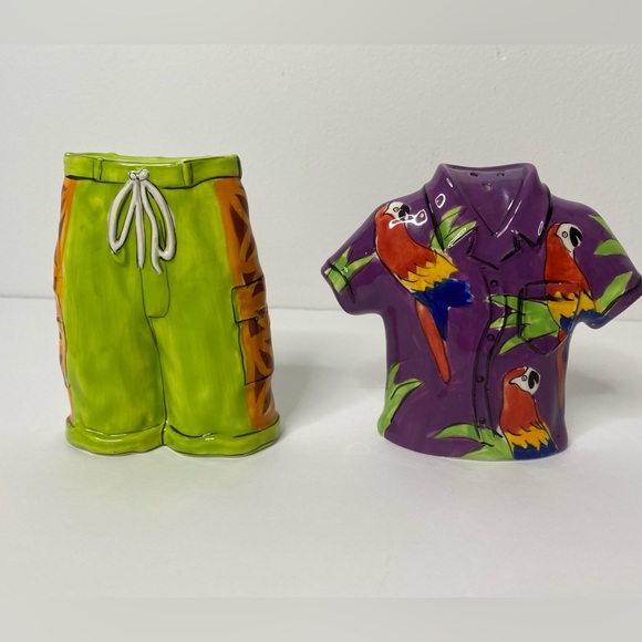 Clay Art Salt & Pepper shakers shaped like Hawaiian Shirt & Pants - Picture 3 of 8